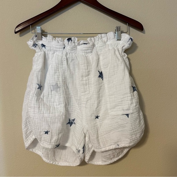 Splendid Paperbag Gauze Stars Shorts - Picture 3 of 12